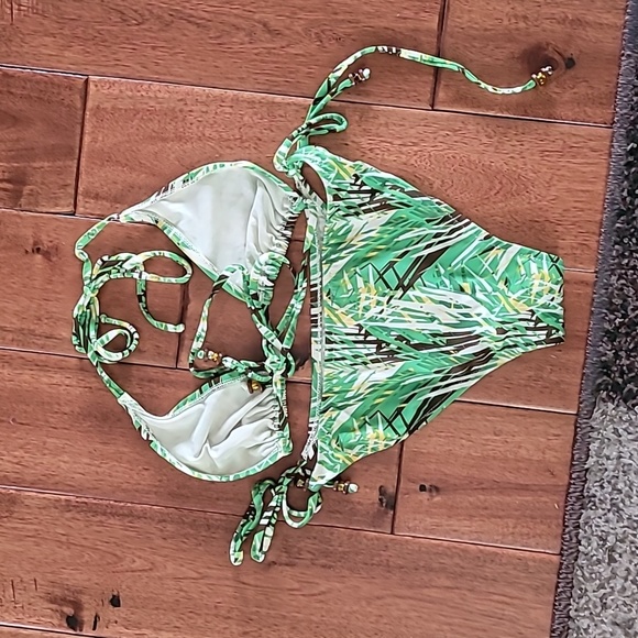 Bikini - Picture 2 of 3